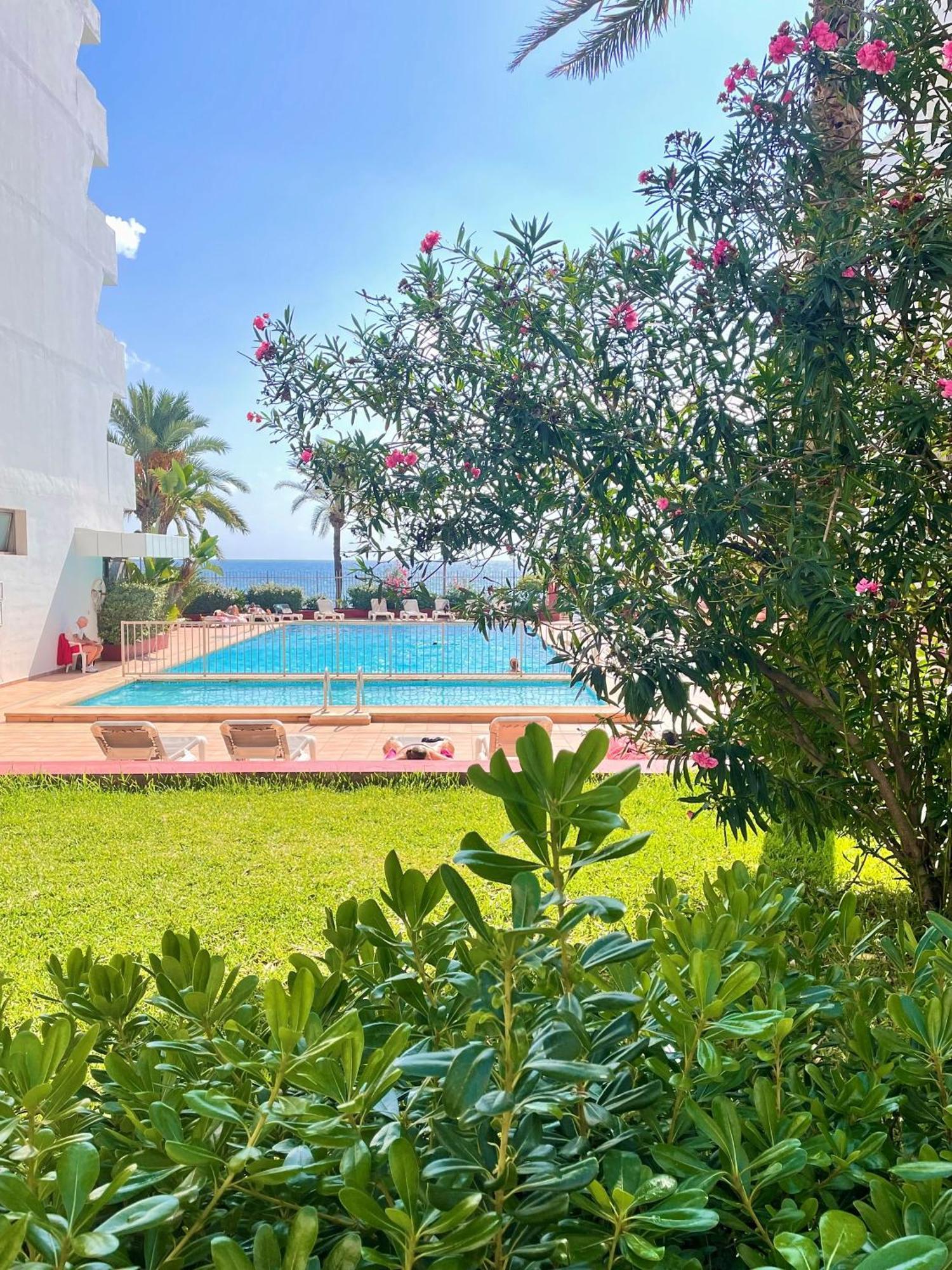 Apartamentos Llobet Ibiza Eksteriør bilde