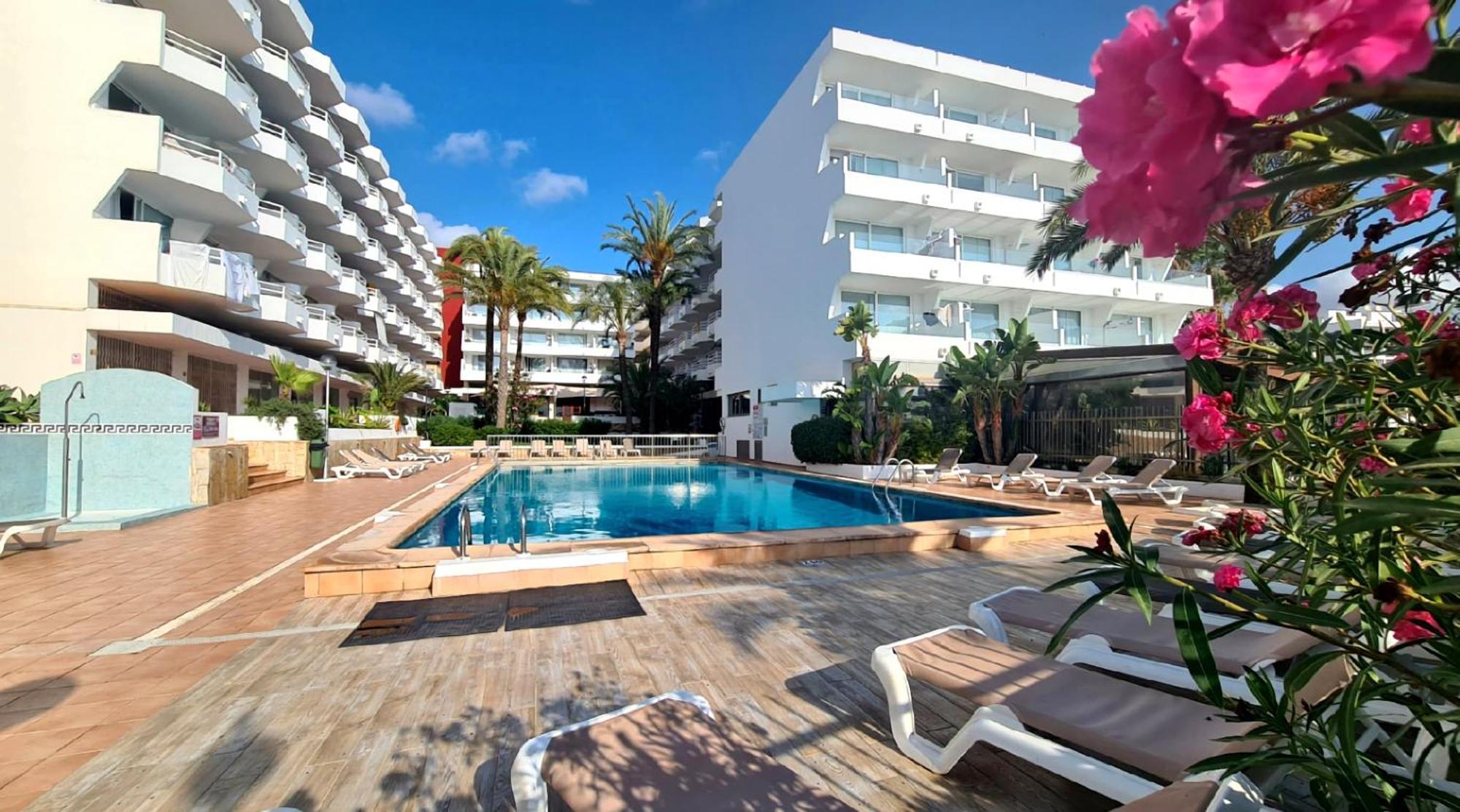 Apartamentos Llobet Ibiza Eksteriør bilde