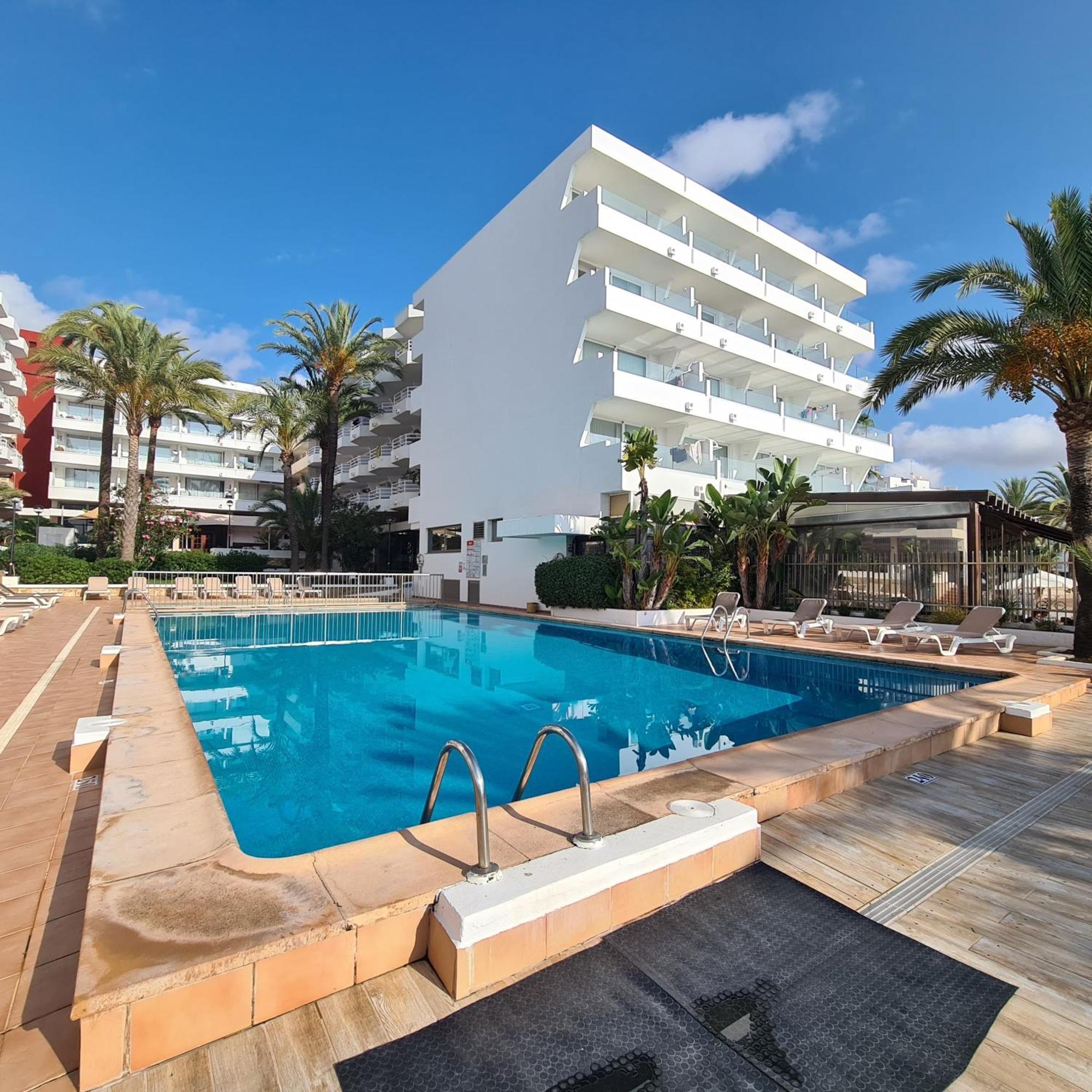 Apartamentos Llobet Ibiza Eksteriør bilde